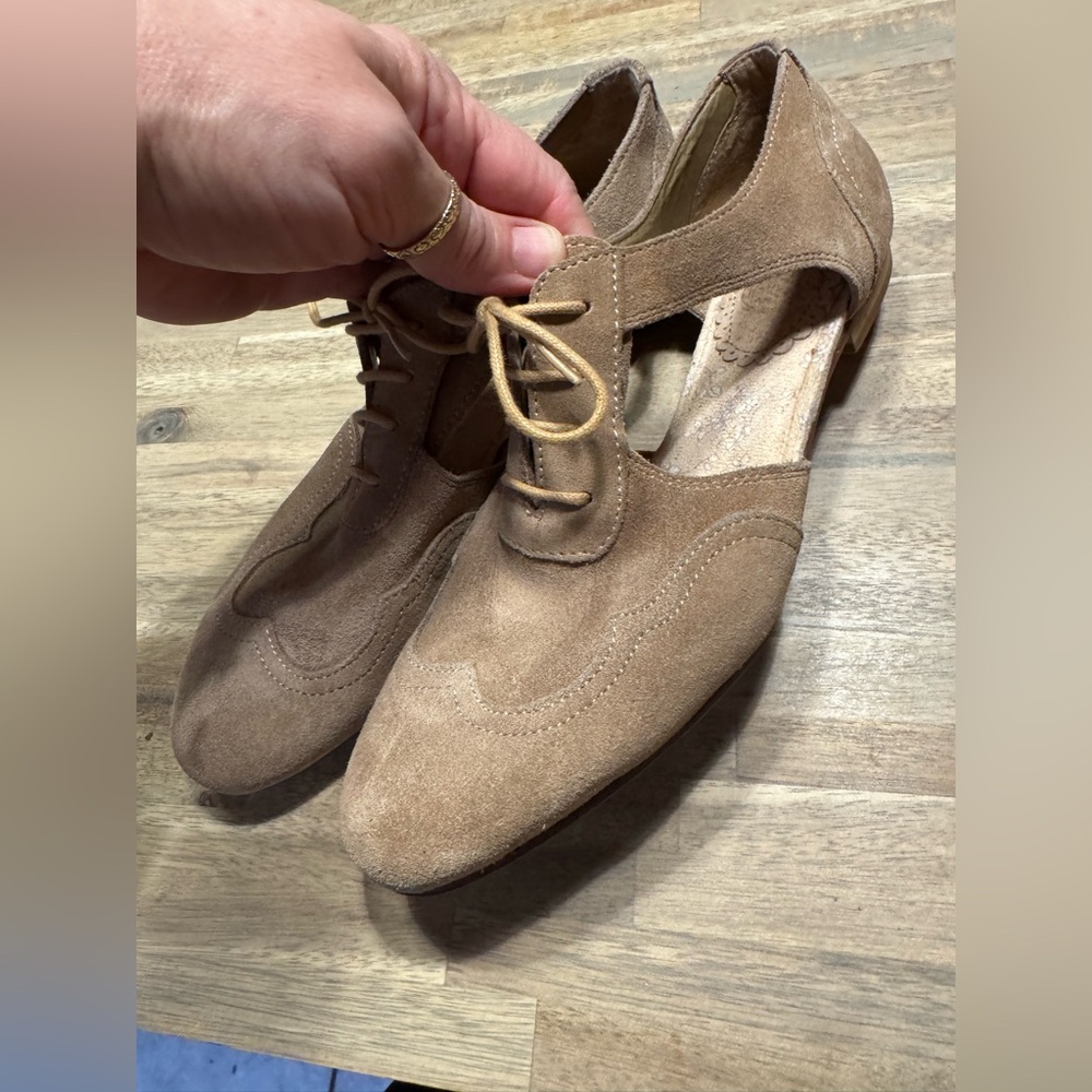 Wolverine shoes size 8 suede